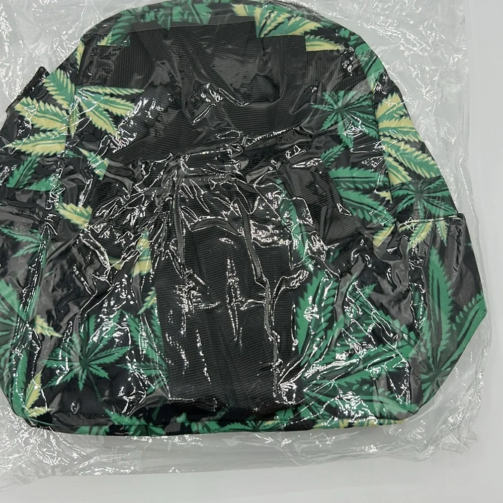 NWT Allover Mary Jane Leaf Patter Mini Bookbag Purse - Picture 4 of 8